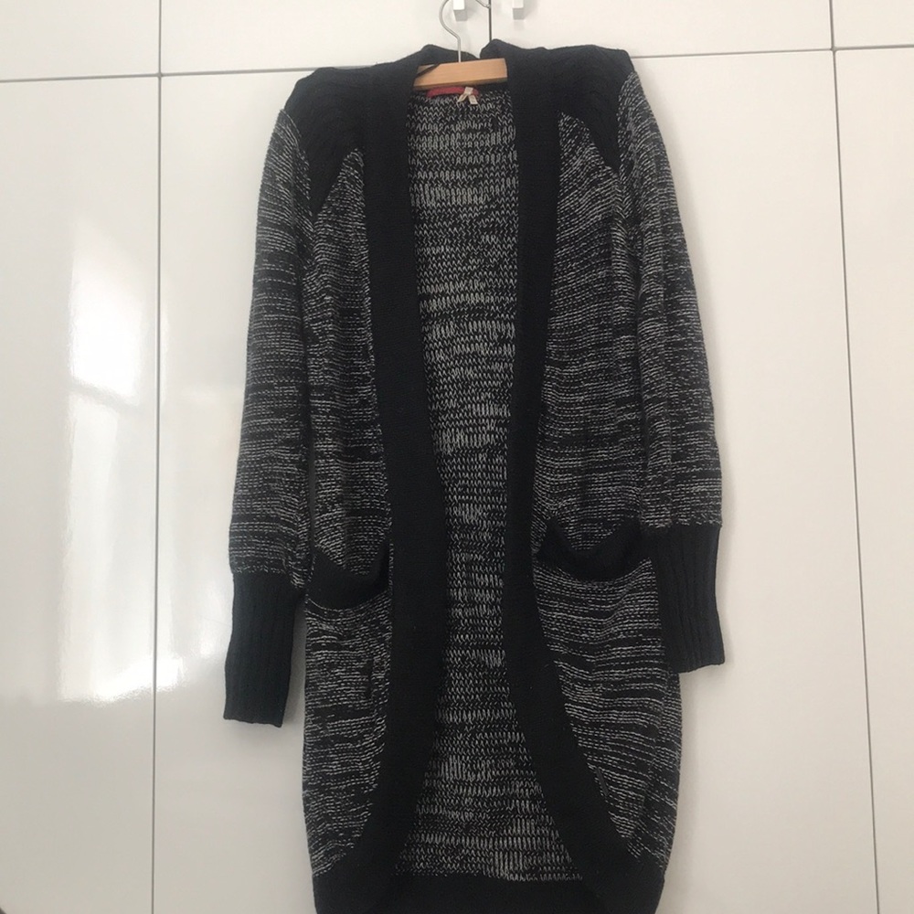Long cardigan sweater
